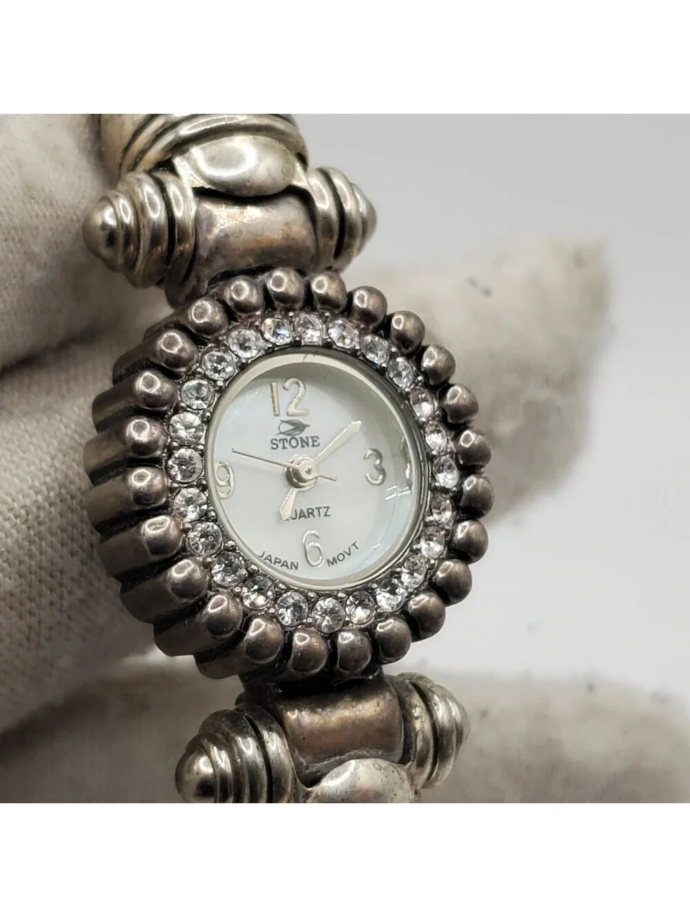 Stone Rhinestone Gem Quartz Watch Womens 22mm Silver Tone New Battery
